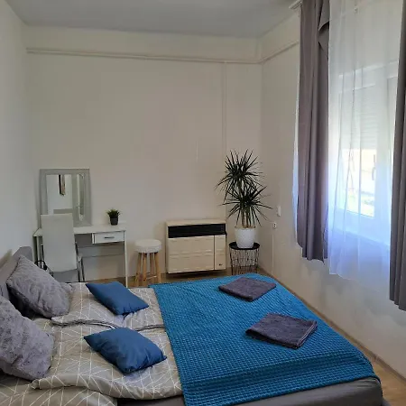 Belvarosi Lux * Vasarosnameny